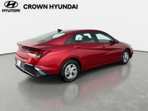 Certified 2026 Hyundai Elantra SE FWD image 5