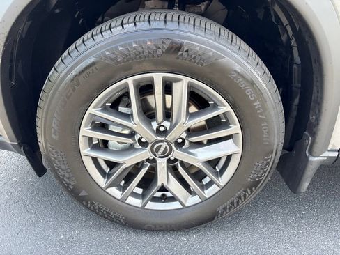 Used 2025 Nissan Rogue S FWD image 10