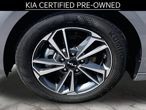Used 2024 Kia Forte LXS w/ LXS Technology Package FWD image 8