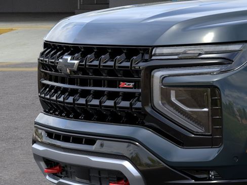 New 2026 Chevrolet Suburban Z71 AWD/4WD image 13
