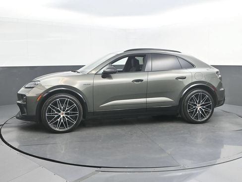 New 2026 Porsche Macan 4 Electric AWD/4WD image 2