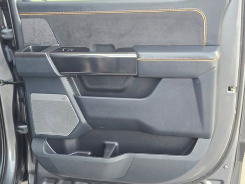 Used 2023 Ford F150 Platinum image 9