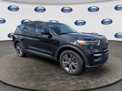 Used 2023 Ford Explorer XLT w/ Equipment Group 202A AWD/4WD image 9