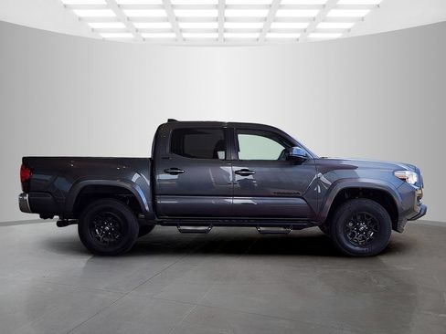 Used 2021 Toyota Tacoma SR5 RWD image 3