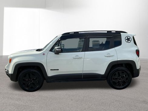 Used 2017 Jeep Renegade Trailhawk AWD/4WD image 6