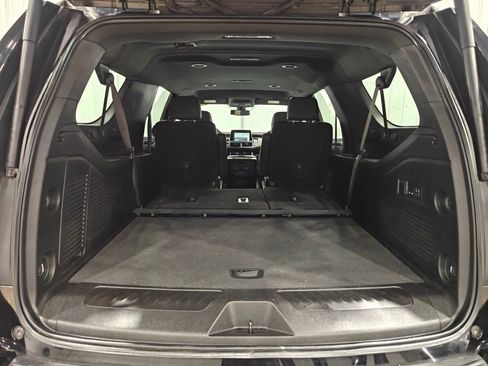 Used 2022 Chevrolet Suburban LT w/ Luxury Package AWD/4WD image 38