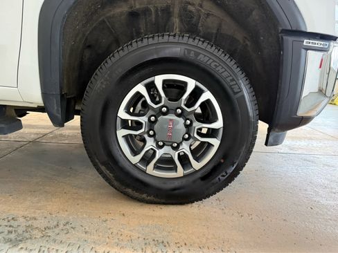 Used 2025 GMC Sierra 3500 SLE AWD/4WD image 8