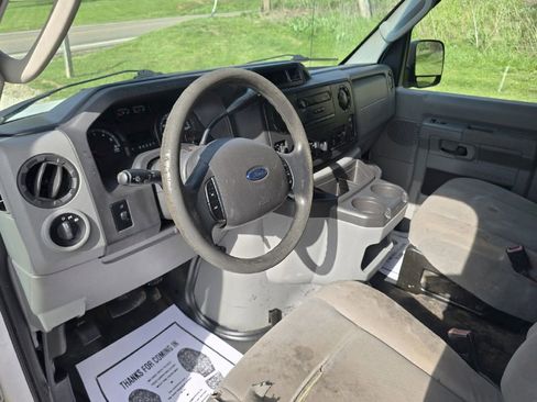 Used 2014 Ford E-250 and Econoline 250 w/ Power Group RWD image 13