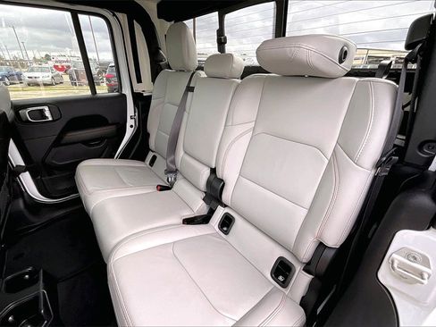 Used 2023 Jeep Gladiator Mojave w/ LED Lighting Group image 19