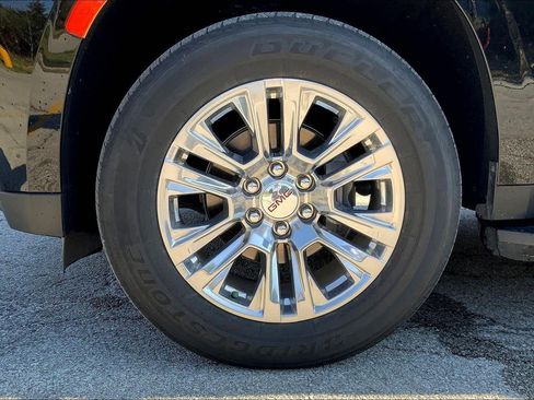 Used 2021 GMC Yukon Denali AWD/4WD image 9