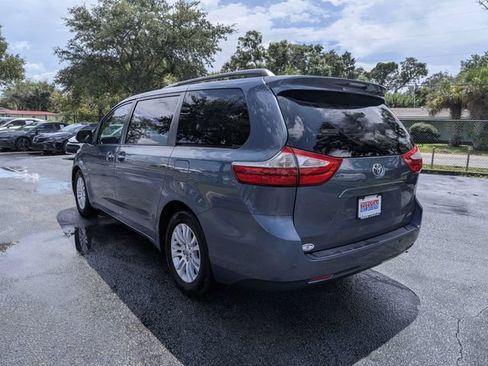 Used 2015 Toyota Sienna XLE Premium FWD image 5