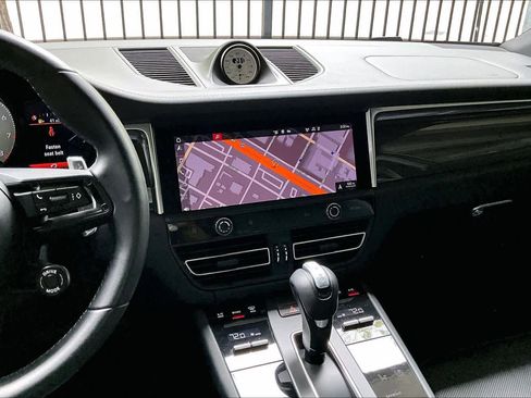 Used 2023 Porsche Macan GTS image 6