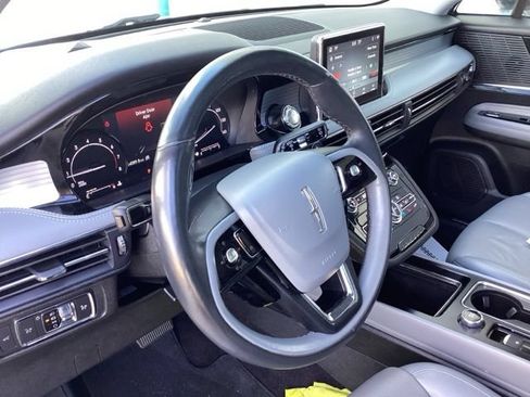 Used 2021 Lincoln Corsair AWD w/ Premium Package image 26