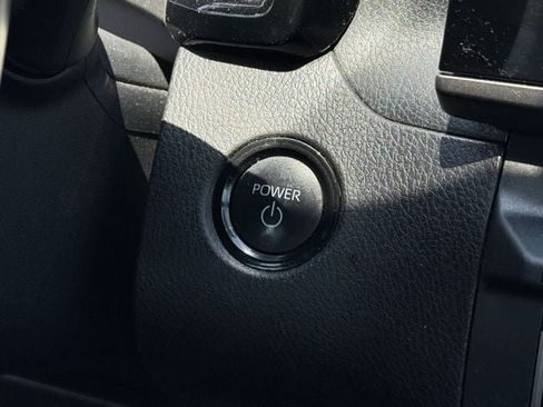 Used 2025 Toyota Camry SE FWD image 19