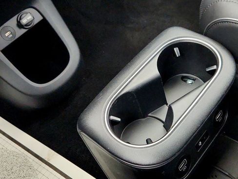 Used 2024 Hyundai Ioniq 5 Limited image 17