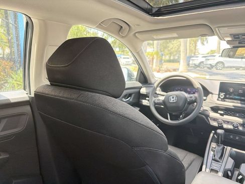 Used 2024 Honda Accord EX image 17