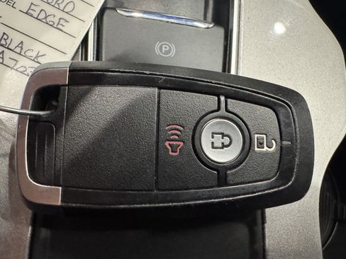 Certified 2024 Ford Edge SEL image 28