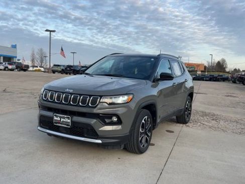 Used 2022 Jeep Compass Limited w/ Sun and Sound Group image 4
