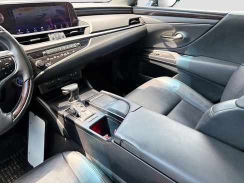 Used 2019 Lexus ES 300h w/ Premium Package FWD image 23
