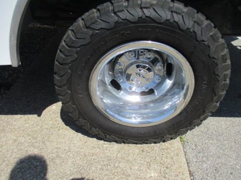 Used 2024 RAM 3500 Tradesman w/ Chrome Appearance Group AWD/4WD image 34