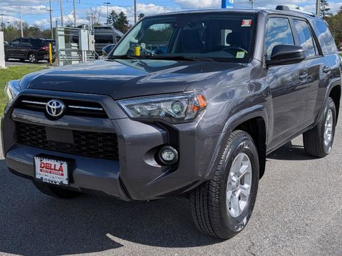 Used 2023 Toyota 4Runner SR5 AWD/4WD image 4