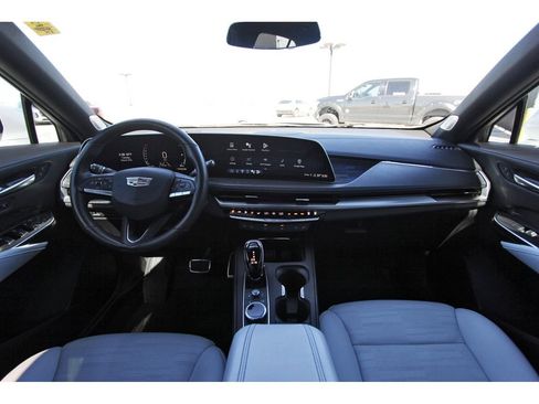 Used 2024 Cadillac XT4 Sport image 9