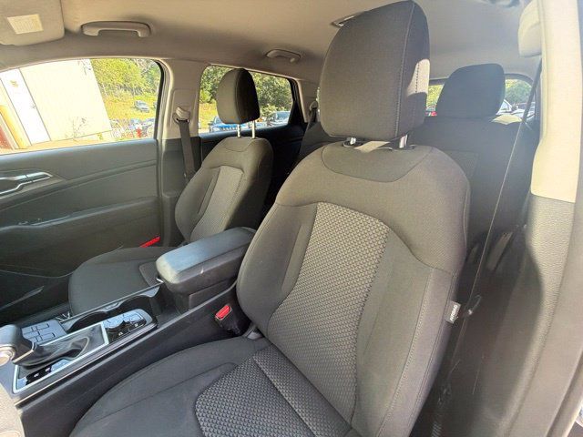 Used 2024 Kia Sportage LX FWD image 20