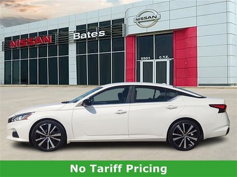 Used 2022 Nissan Altima 2.5 SR image 3