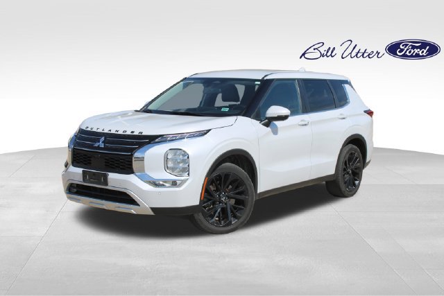 Used 2023 Mitsubishi Outlander SE FWD image 1