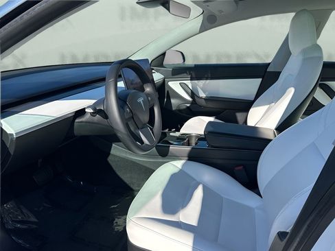 Used 2020 Tesla Model 3 Long Range image 9