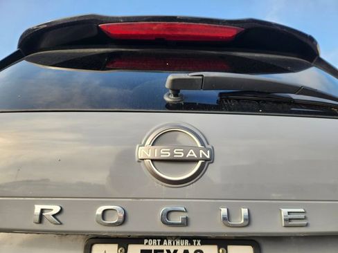 Used 2023 Nissan Rogue SL w/ SL Premium Package image 7