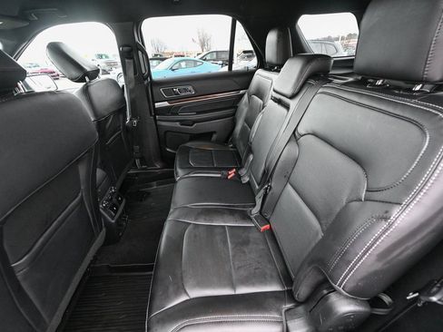 Used 2019 Ford Explorer Limited w/ Ford Safe & Smart Package image 23