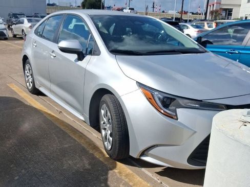 Used 2026 Toyota Corolla LE FWD image 2