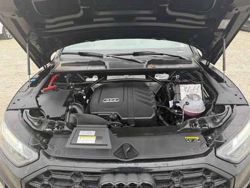 Used 2024 Audi Q5 2.0T Premium w/ Summer of Audi Package image 18