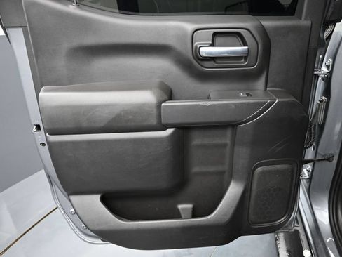 Used 2021 Chevrolet Silverado 1500 Custom Trail Boss w/ LPO, Dark Essentials Package AWD/4WD image 15