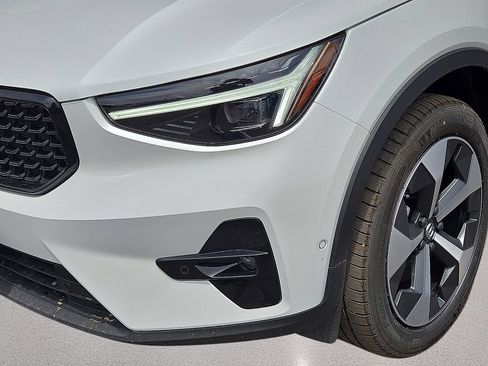 New 2026 Volvo XC40 B5 Plus w/ Protection Package Premier AWD/4WD image 9