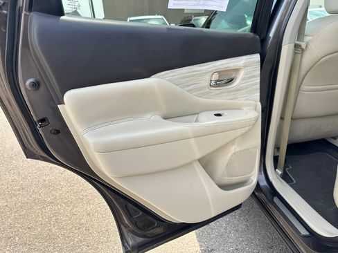 Used 2017 Nissan Murano Platinum w/ Platinum Technology Package AWD/4WD image 25