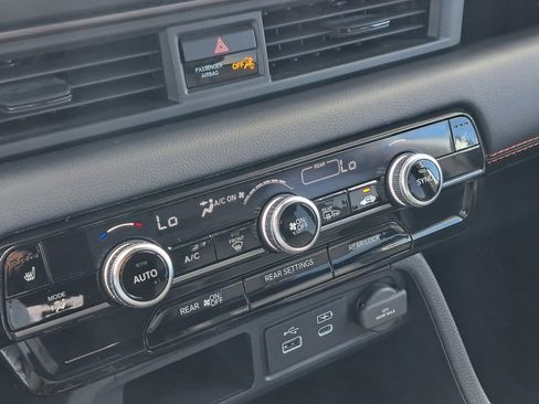 Used 2023 Honda Pilot TrailSport image 24