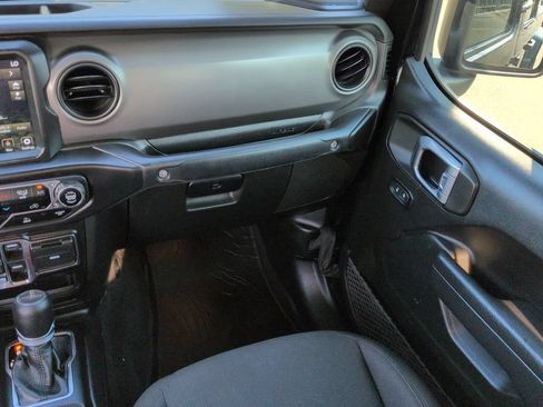 Used 2022 Jeep Gladiator Sport AWD/4WD image 17