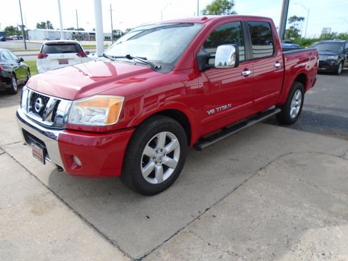 Used 2011 Nissan Titan SL w/ SL Technology Pkg AWD/4WD image 6