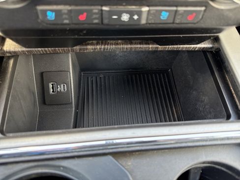 Used 2021 Ford F250 Lariat w/ Chrome Package image 38