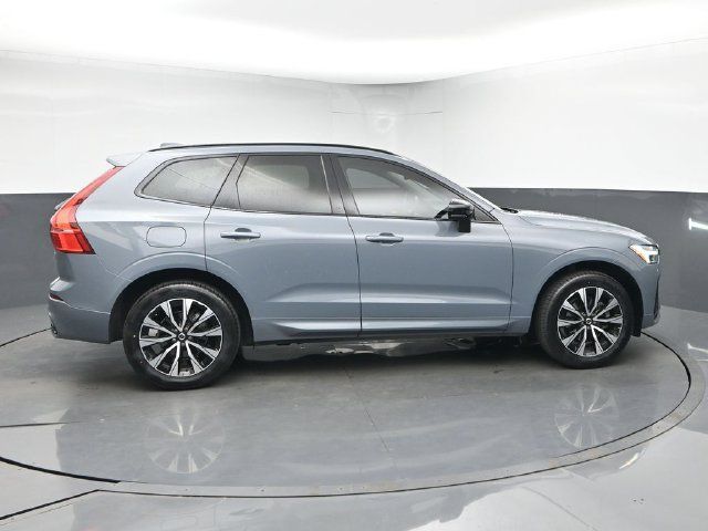 Used 2024 Volvo XC60 B5 Core w/ Protection Package Premier AWD/4WD image 9
