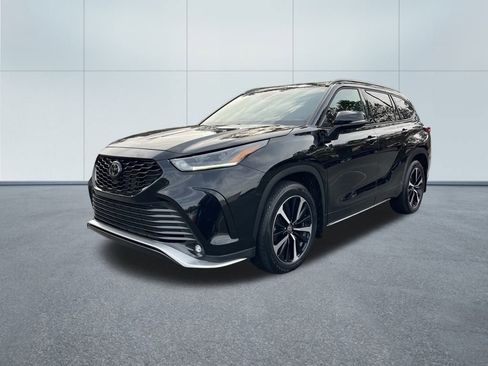 Certified 2022 Toyota Highlander XSE image 2