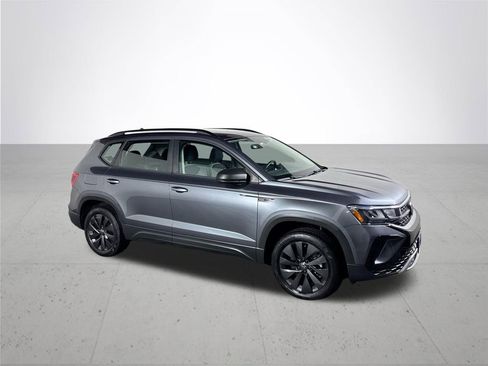 Used 2023 Volkswagen Taos S image 5