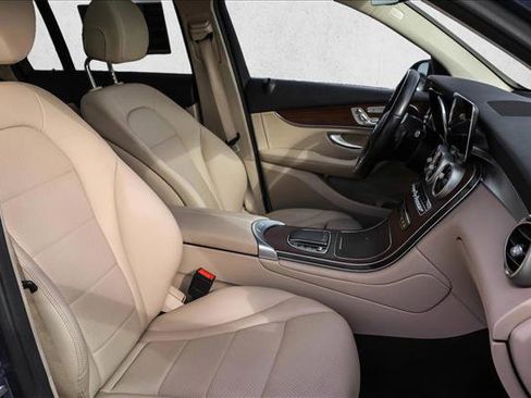 Used 2022 Mercedes-Benz GLC 300 4MATIC image 30