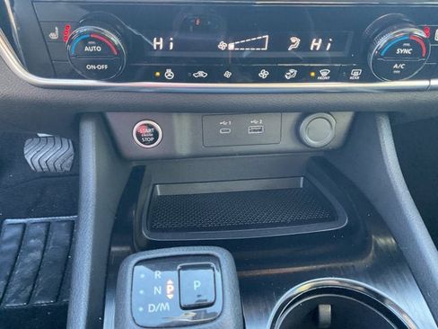 Used 2023 Nissan Rogue SV w/ SV Premium Package image 20