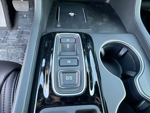 Certified 2025 Honda Pilot Black Edition image 39