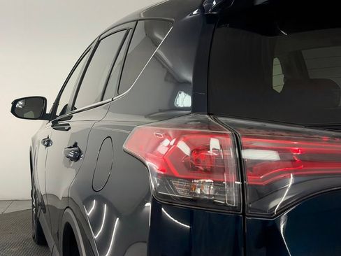 Used 2018 Toyota RAV4 LE w/ All Weather Liner Package AWD/4WD image 53