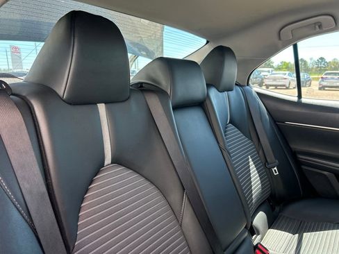 Used 2021 Toyota Camry SE image 27