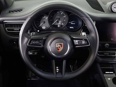 Used 2025 Porsche Macan image 44